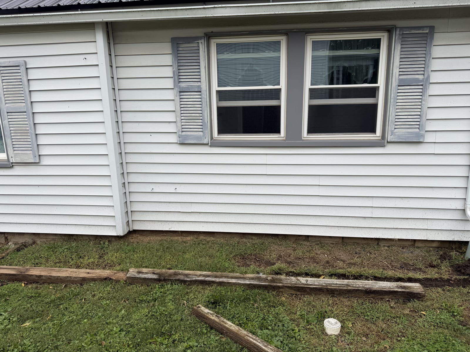 Before: Timber-Edged Mulch Bed Install, Lima, OH